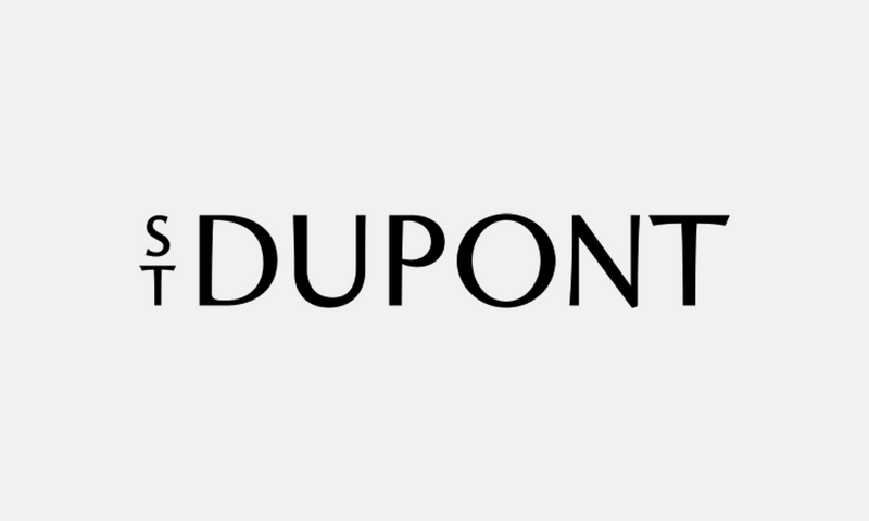 S.T. Dupont – černé logo na světle šedém pozadí