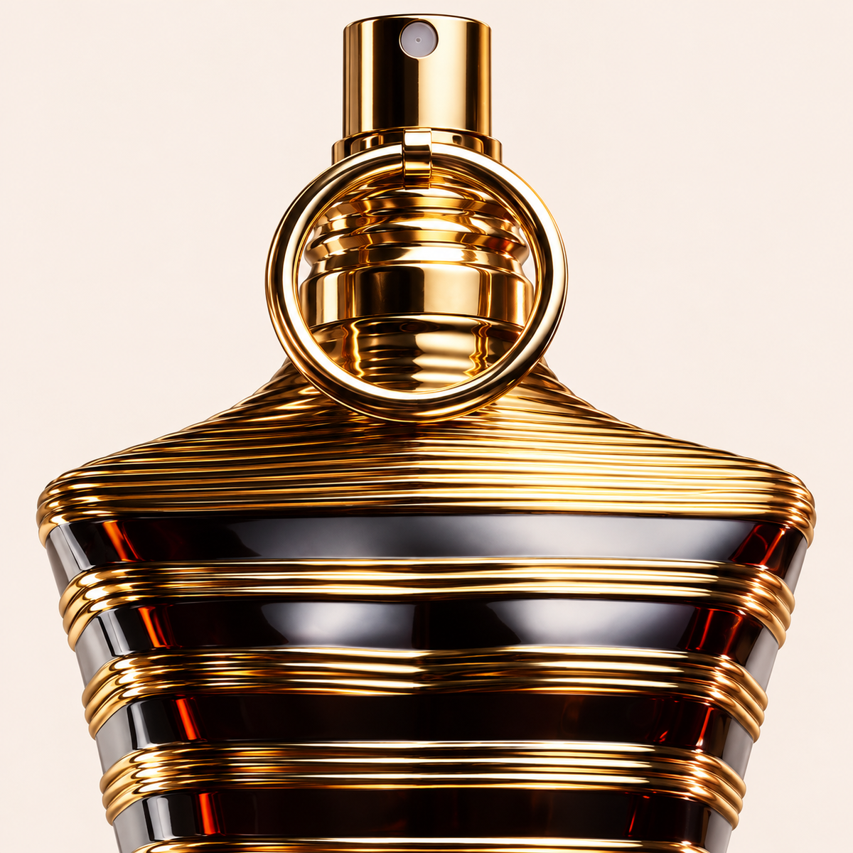 Jean Paul Gaultier Le Male Elixir – detail flakonu