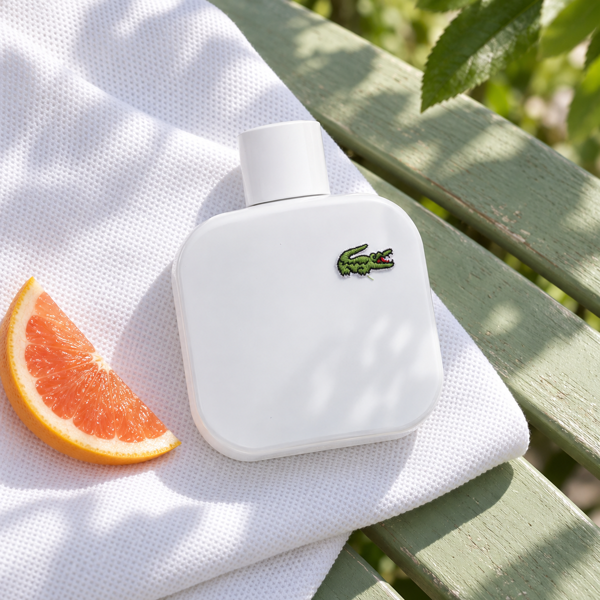Lacoste L.12.12 Blanc EDT 100 ml – produkt v prostředí