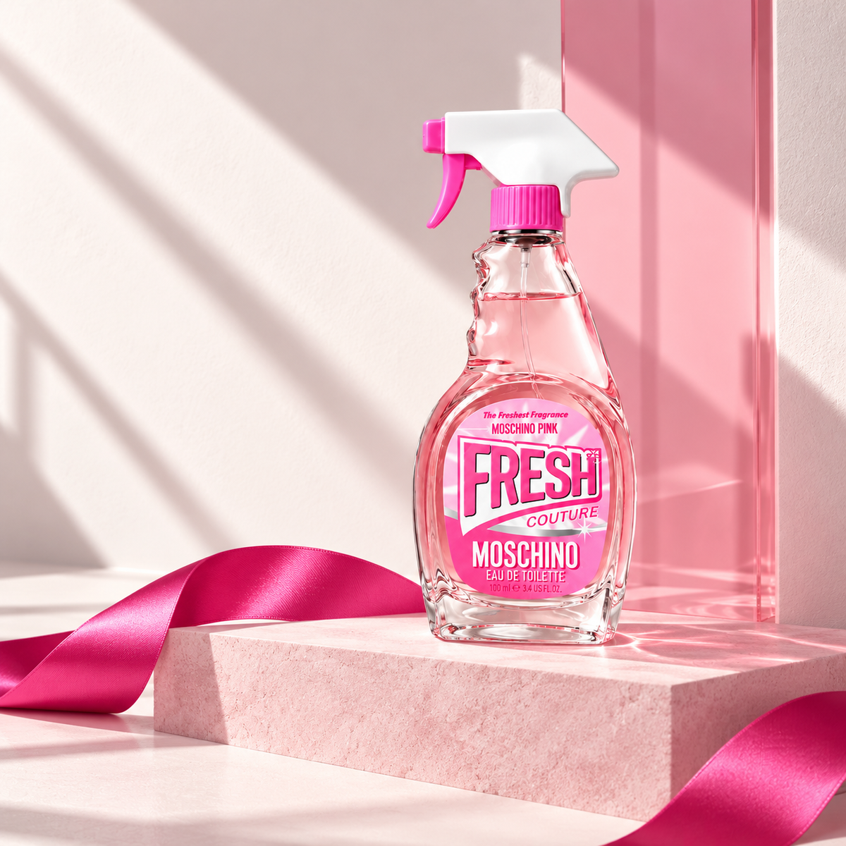 Moschino Fresh Couture Pink 100 ml v růžovém módním zátiší – MrRizz