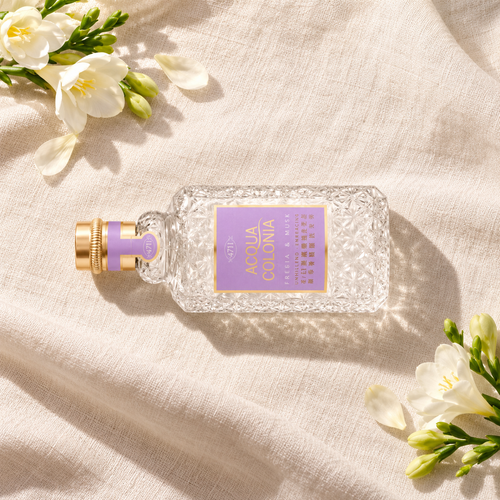 4711 Acqua Colonia Freesia & Musk 100 ml – parfém v prostředí, pohled shora s bočním stínem