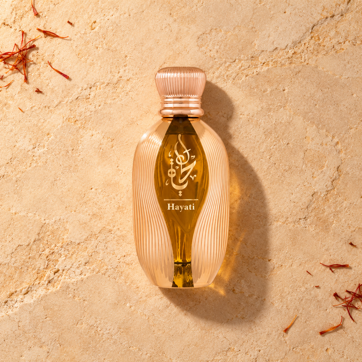 Assala Prime Hayati 100 ml – parfém v prostředí, pohled shora s bočním stínem