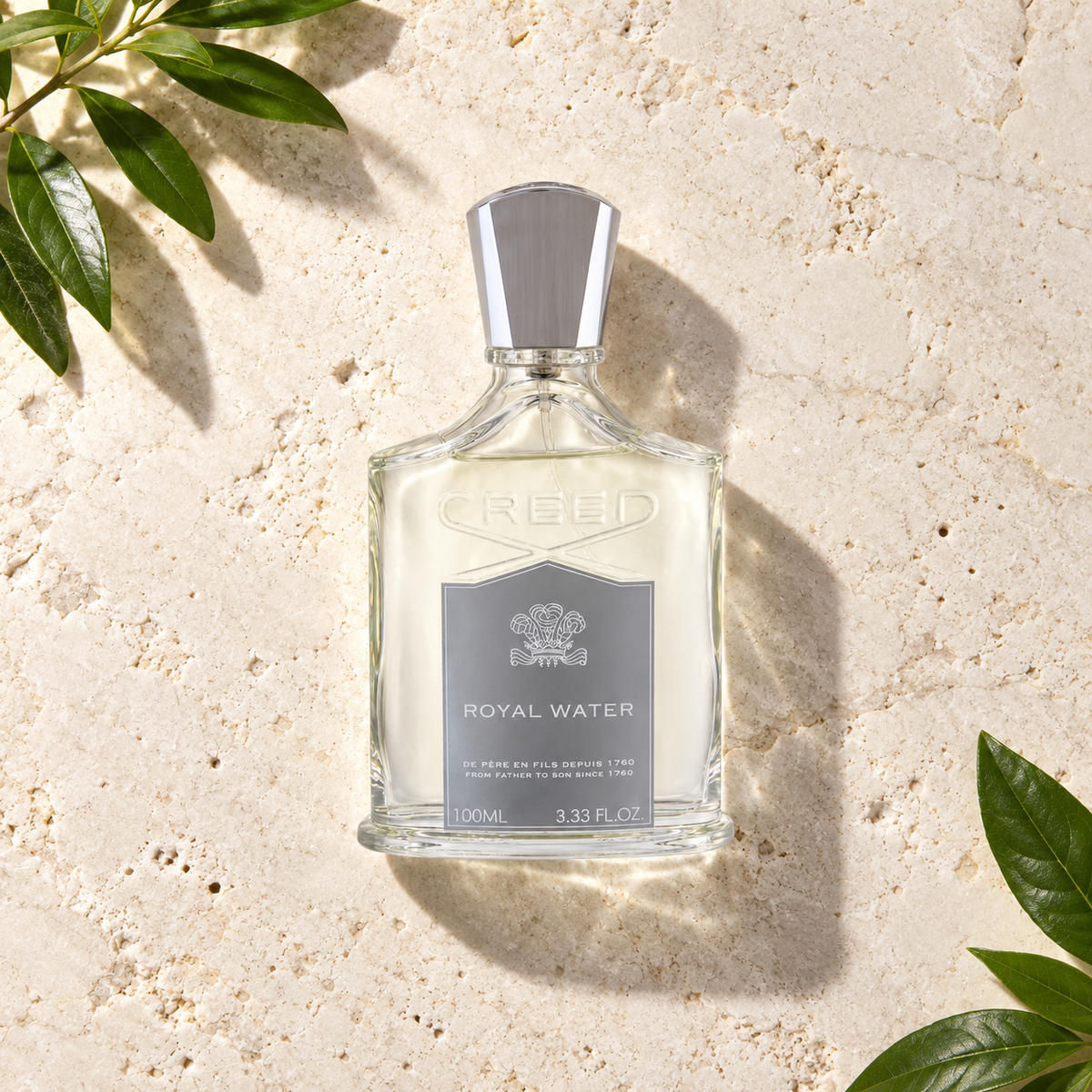 Creed Royal Water EDP 100 ml – parfém v prostředí, pohled shora s bočním stínem