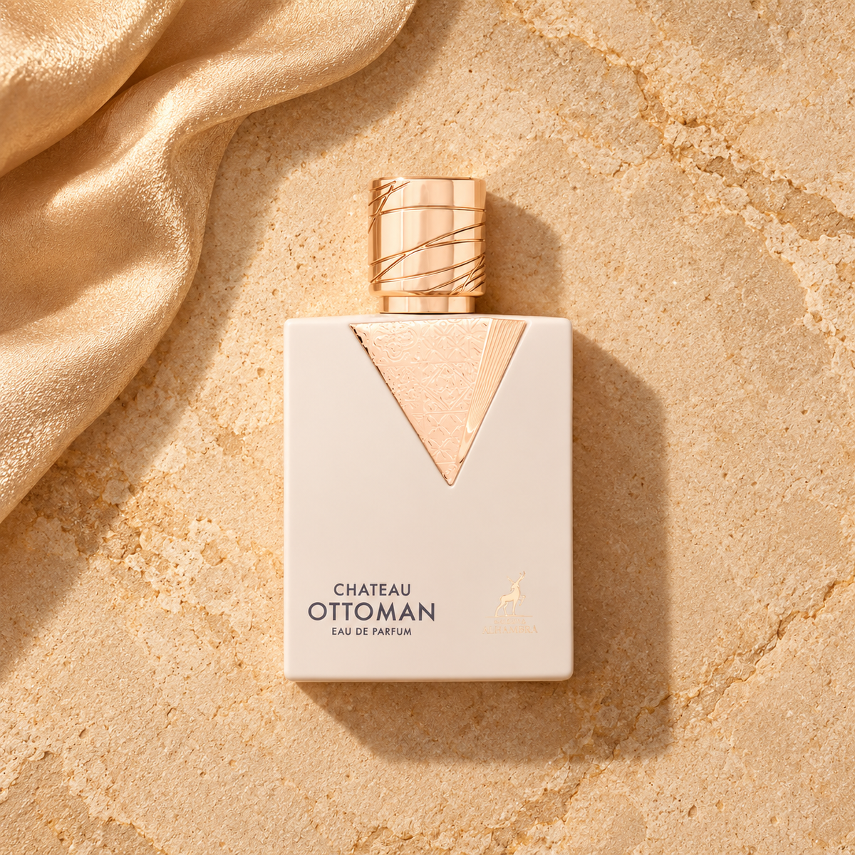 Maison Alhambra Chateau Ottoman EDP 100 ml – parfém v prostředí, pohled shora s bočním stínem