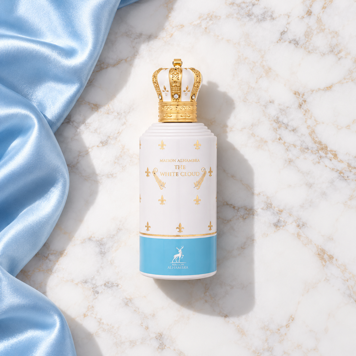 Maison Alhambra The White Cloud EDP 100 ml – parfém v prostředí, pohled shora s bočním stínem