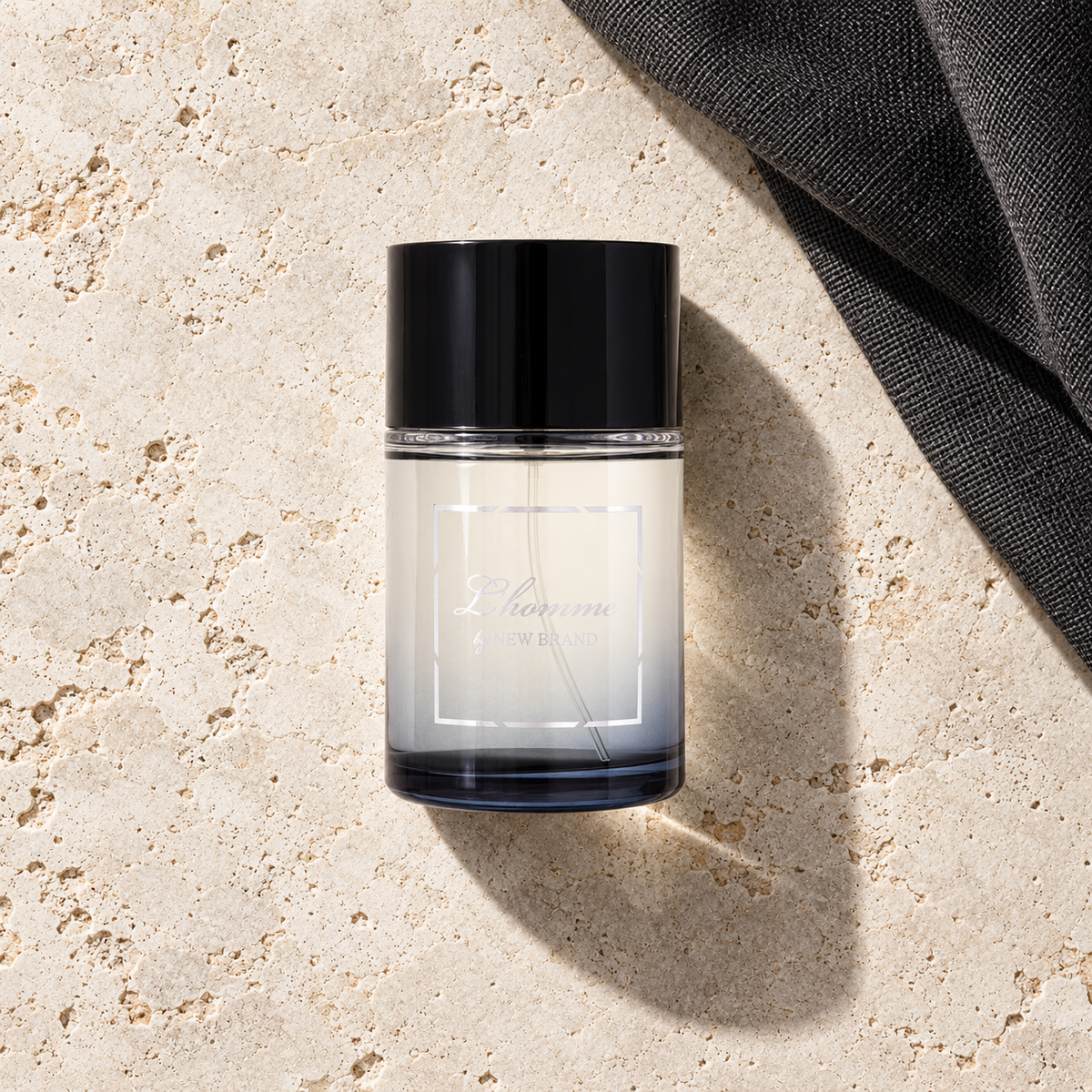 New Brand Parfums L’Homme 100 ml – parfém v prostředí, pohled shora s bočním stínem