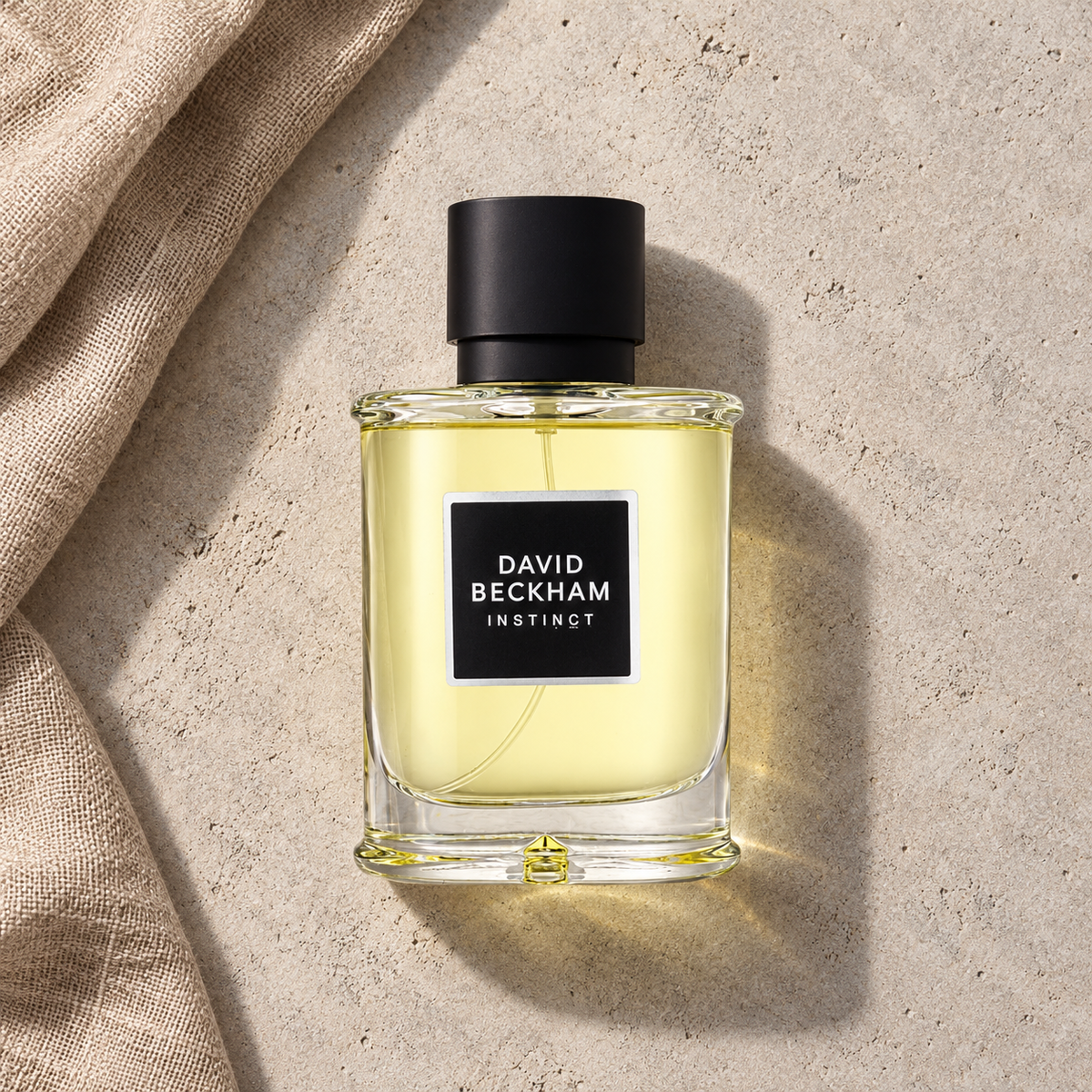 David Beckham Instinct EDP 75 ml – parfém v prostředí, pohled shora s bočním stínem
