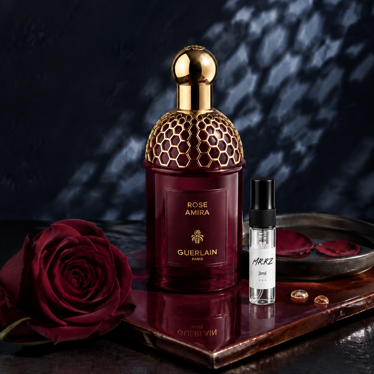 Guerlain Rose Amira – původní prostředí s lahvičkou vzorku MrRizz