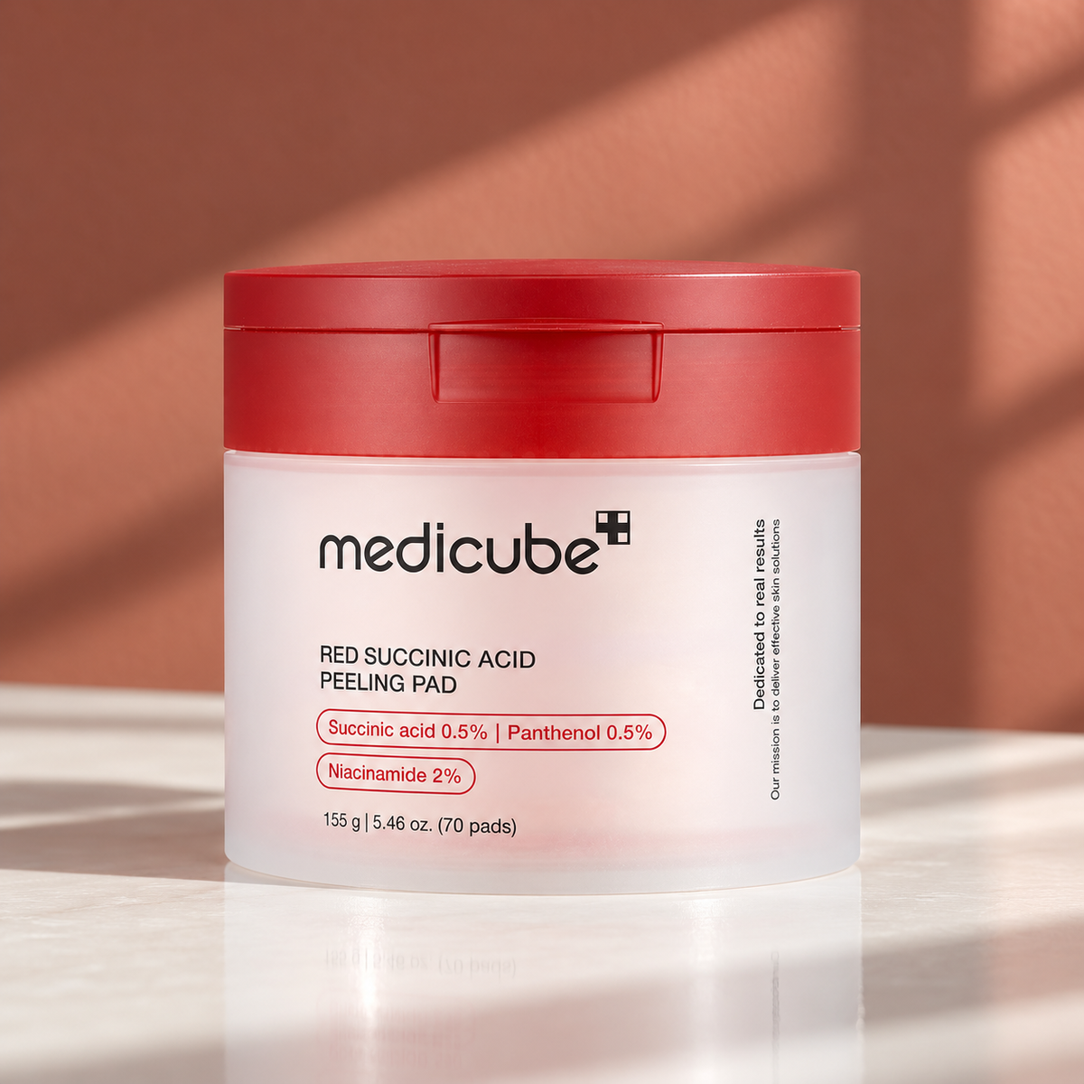Medicube Red Succinic Acid Peeling Pad 70 ml – atmosférická fotografie – MrRizz