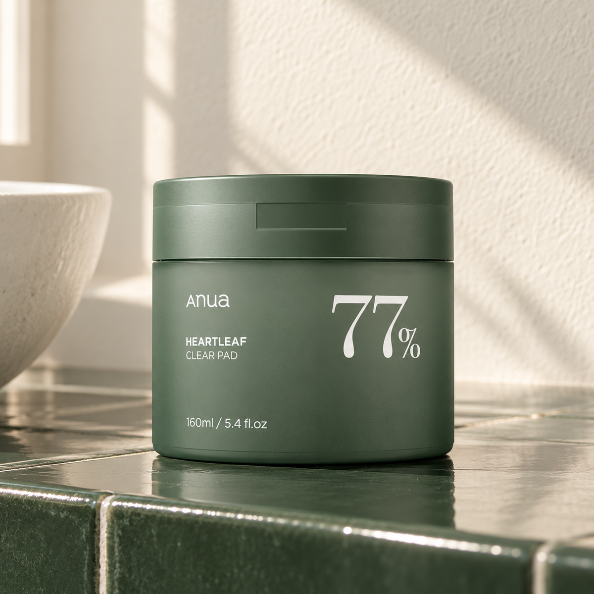 Anua Heartleaf 77 Clear Pad 70 ks v prostředí každodenní pleťové péče – MrRizz