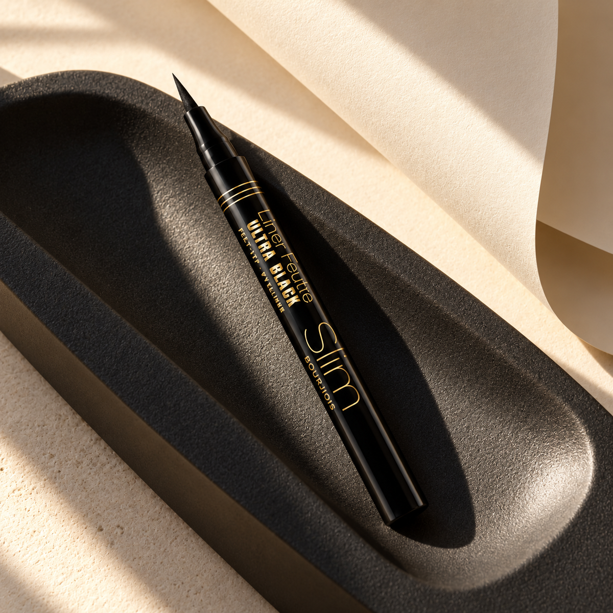 BOURJOIS Paris Liner Feutre Slim 0,8 ml – atmosférická fotografie – MrRizz