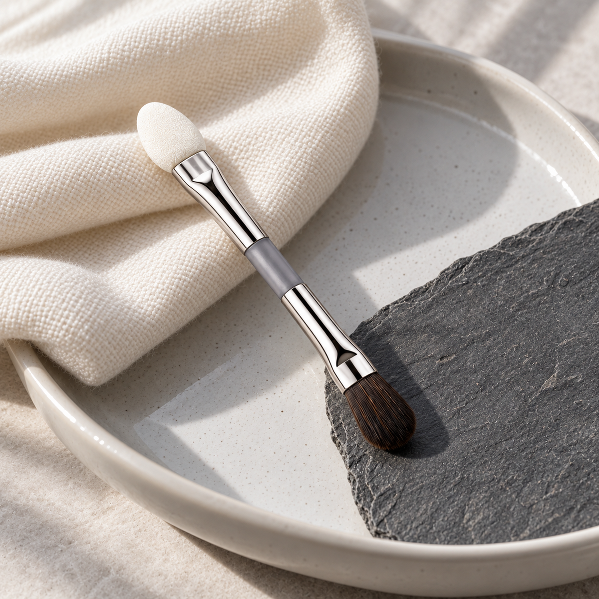 Artdeco Brushes Double Brush Eyeshadow 1 ml – atmosférická fotografie – MrRizz