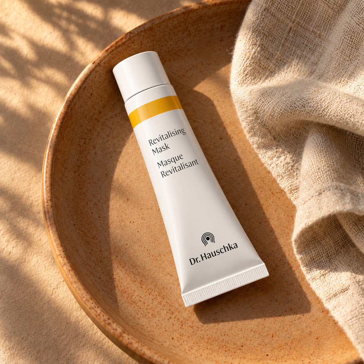 Dr. Hauschka Revitalising Pleťová maska 30 ml – atmosférická fotografie – MrRizz