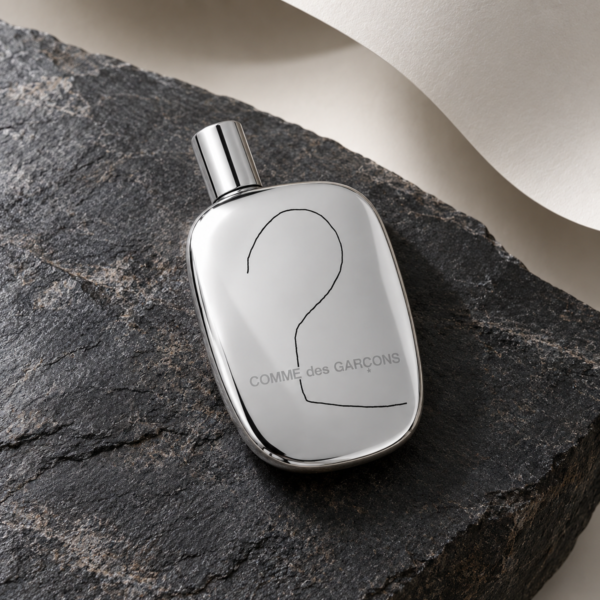 COMME des GARCONS Comme des Garcons 2 100 ml – atmosférická fotografie – MrRizz
